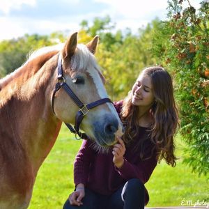 Meet your Posher, Eliane